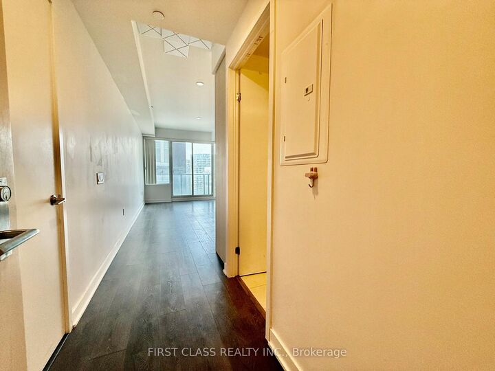 Property Photo: 115 Blue Jays Way 2603 ON M5V 0N4