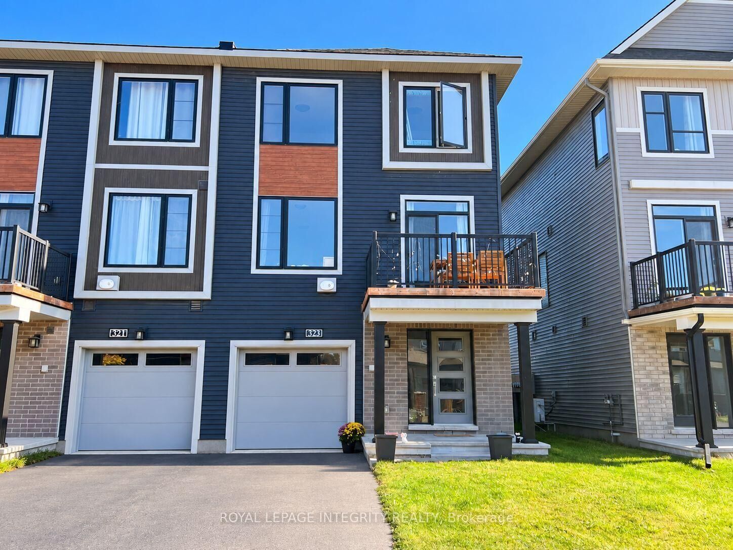 Property Photo:  323 Gisborne Place  ON K2W 0L2 
