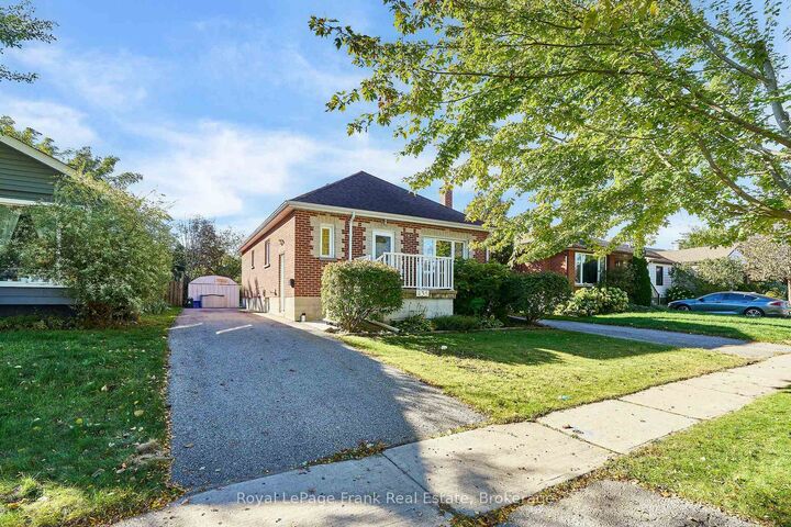 Property Photo:  435 Woodcrest Avenue  ON L1J 2T5 