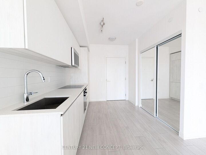 Property Photo:  400 King Street W 2817  ON M5V 0X8 