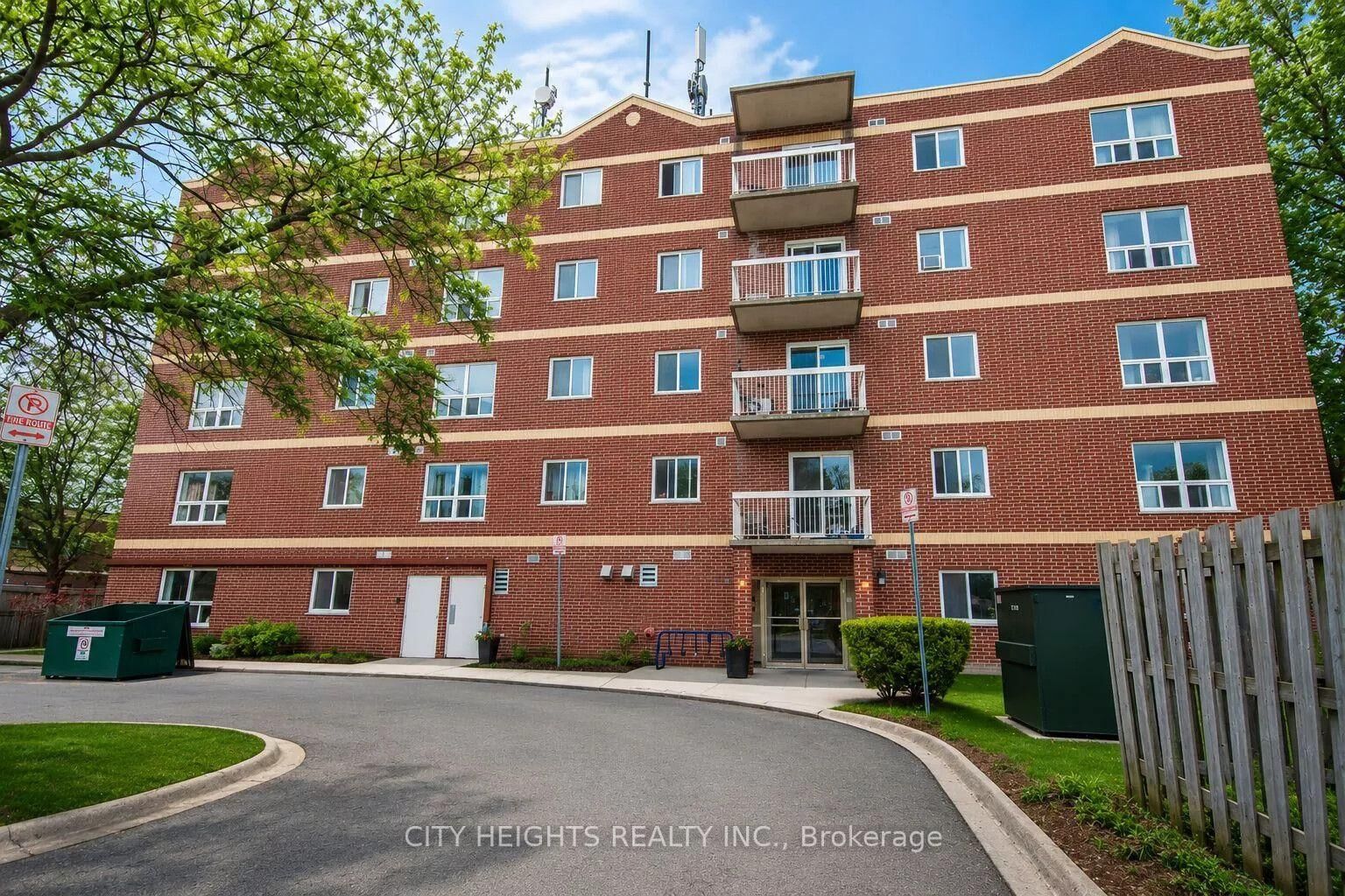 Property Photo: 626 First Street 101 ON N5V 2A2