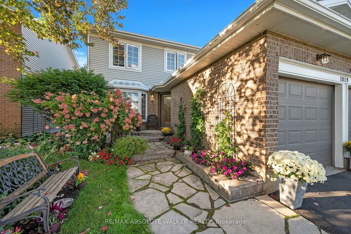 Property Photo:  1919 Heatherwood Drive  ON K1W 1C2 