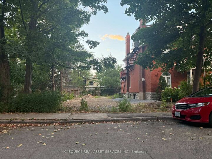 Property Photo:  323 Daly Avenue  ON K1N 6G6 
