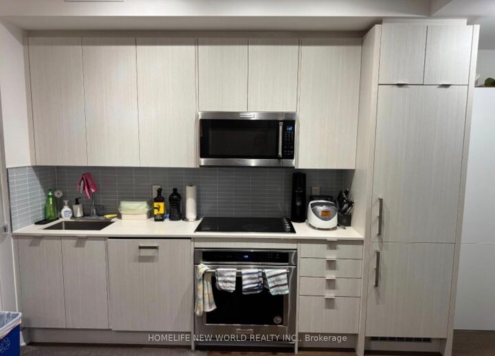 Property Photo:  181 Bedford Avenue 1708  ON M5R 0C2 