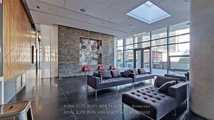 Property Photo:  21 Widmer Street 2406  ON M5V 0B8 