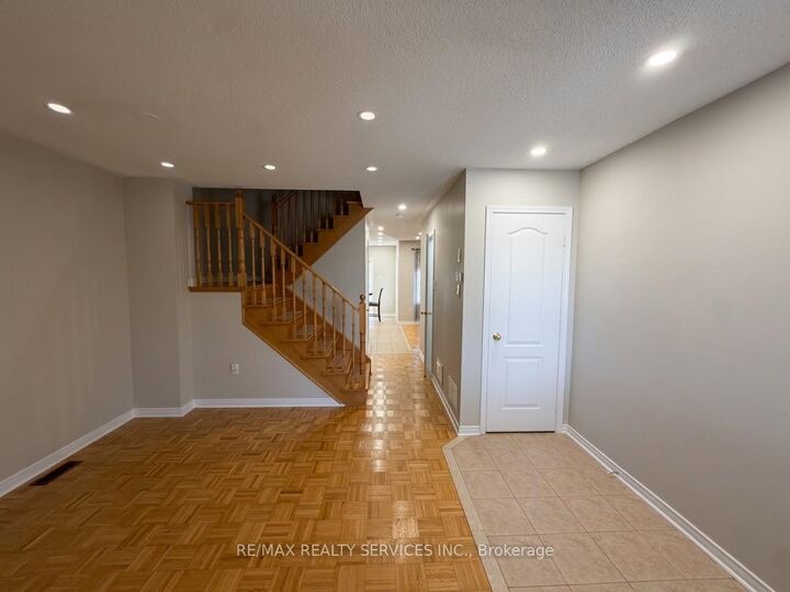 Property Photo:  4 Butterchurn Road  ON L6X 4V1 