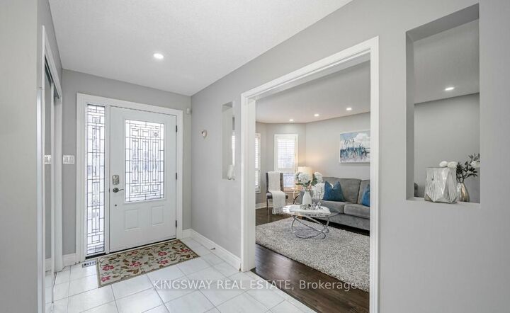 Property Photo:  5103 Silverwater Mill Crescent  ON L5V 2B2 