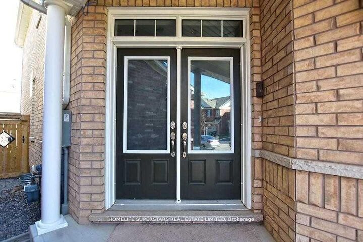 Property Photo:  63 Enford Crescent  ON L7A 4C7 