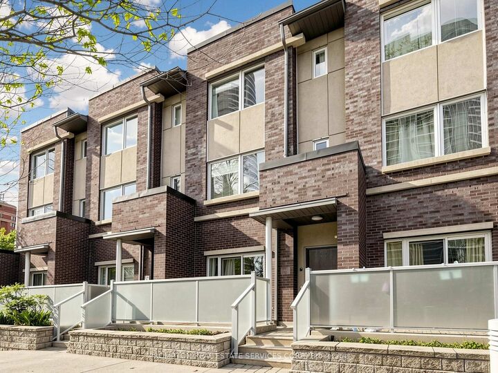 Property Photo:  330 Village Green Square Th3  ON M1S 0L1 