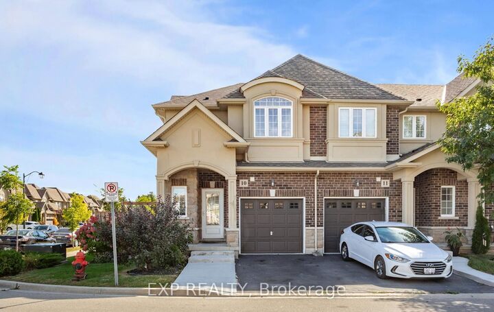 Property Photo: 47 Madonna Drive 10 ON L9B 0H2