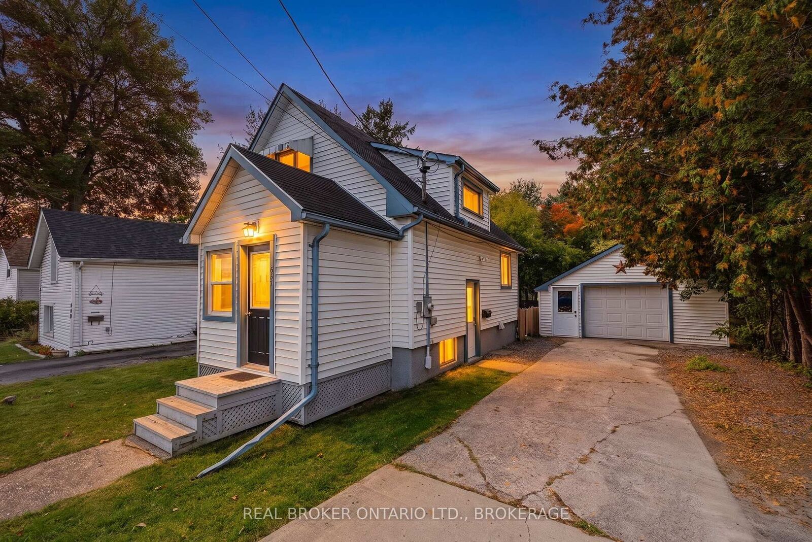 Property Photo:  657 Collins Bay Road  ON K7M 5G7 