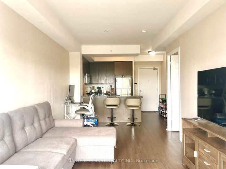 Property Photo:  15 James Finlay Way 931  ON M3M 0B3 