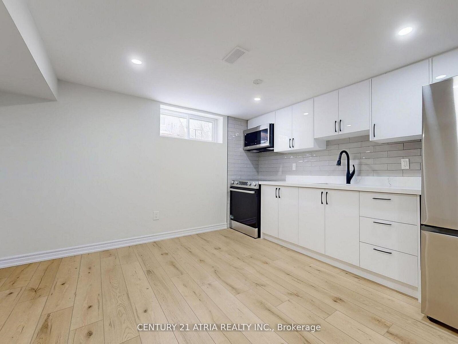 Property Photo: 57 Saddle Ridge Drive Lower B ON M4A 1Z6