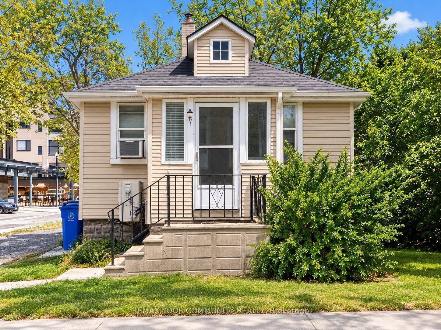 Property Photo:  66 Prospect Street Unit 2  ON L3Y 3S9 