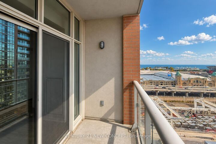 Property Photo:  65 East Liberty Street 1609  ON M6K 3R2 