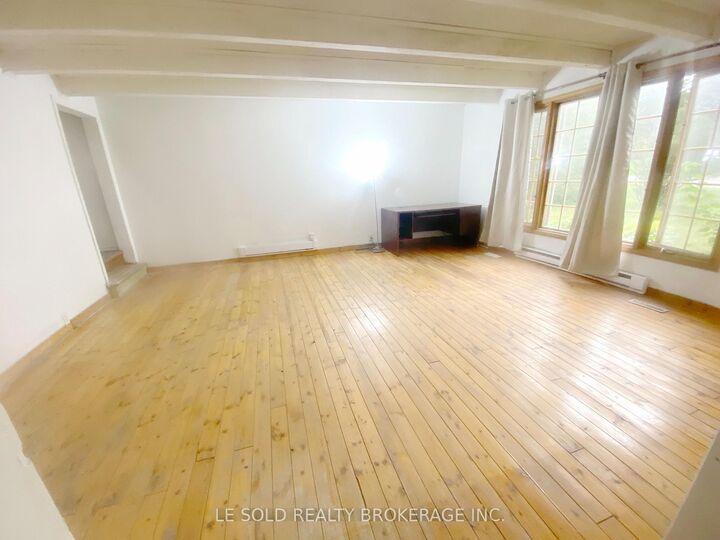 Property Photo:  169 Gormley Road W  ON L4E 1A2 
