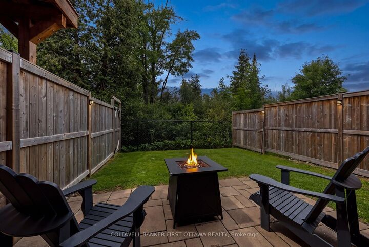 Property Photo:  94 Porter Street  ON K2S 2L8 