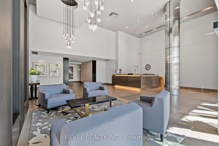 Property Photo:  1055 Southdown Road 511  ON L5J 0A3 