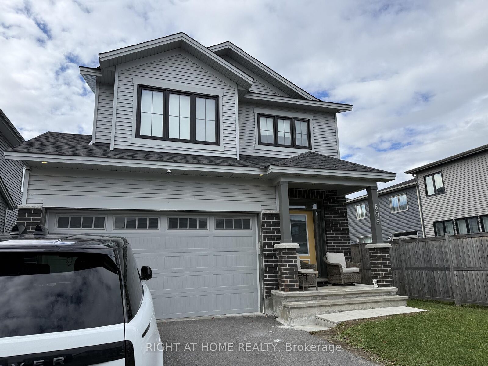 Property Photo:  608 Moonflower Crescent  ON K1T 0X8 
