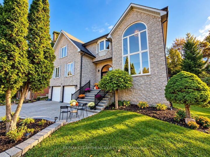 Property Photo:  12 Sundrop Court  ON L9K 1G5 