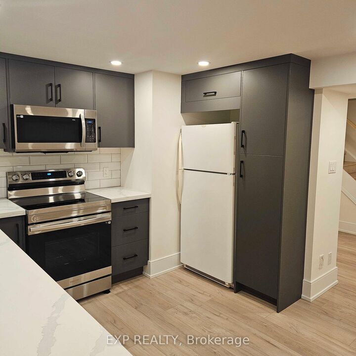 Property Photo:  5552 Bourget Drive  ON L5R 3A3 