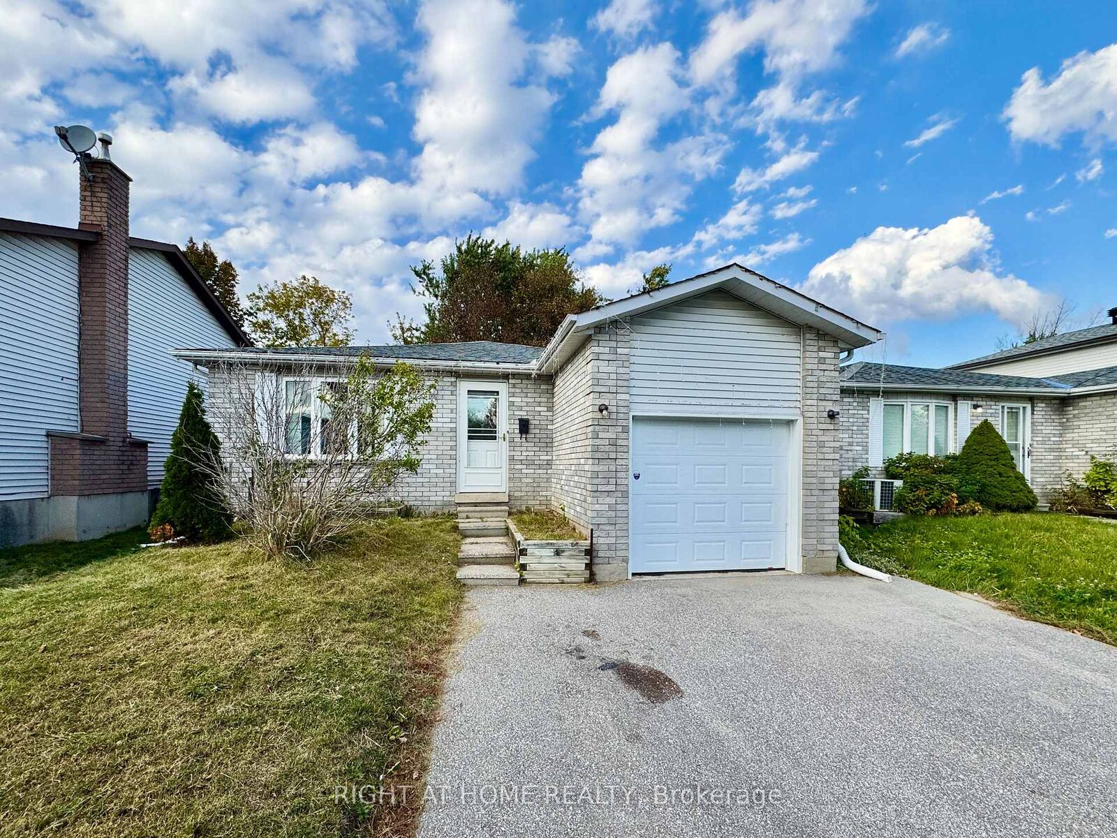 Property Photo:  6 Hickling Trail  ON L4M 5V7 