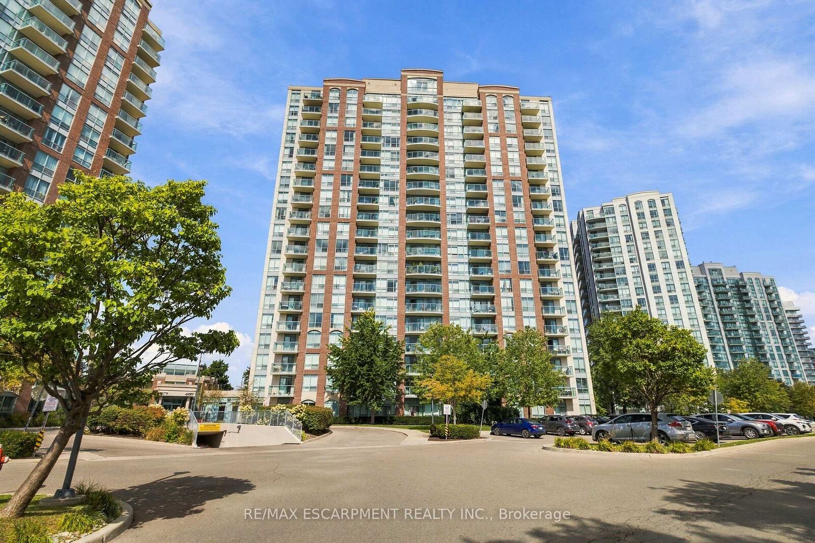 Property Photo:  4889 Kimbermount Avenue 405  ON L5M 7R9 