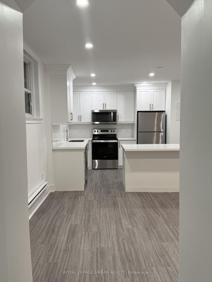 Property Photo:  2841 Keele Street 1  ON M3M 2G7 