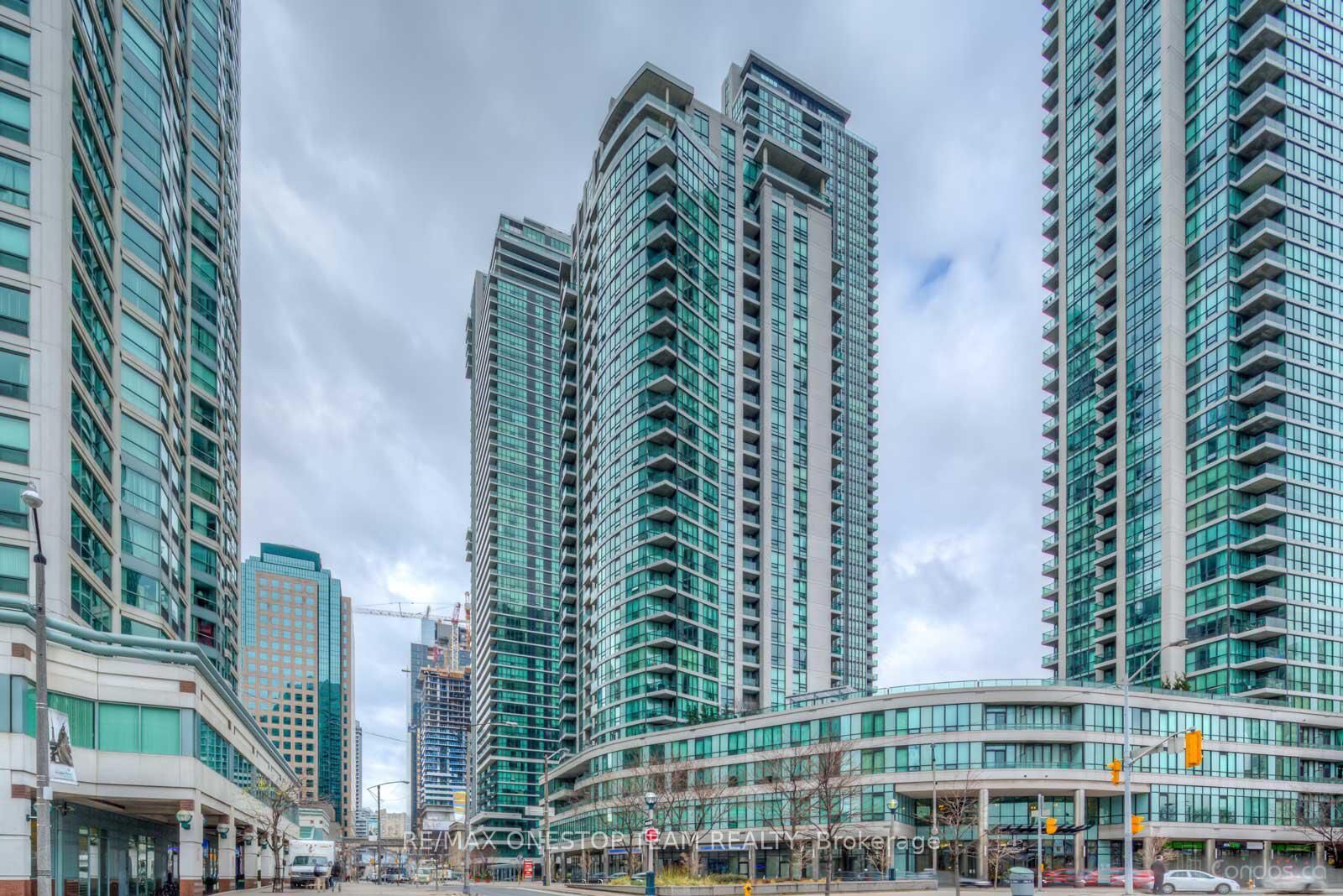 Property Photo:  12 Yonge Street 2211  ON M5E 1Z9 