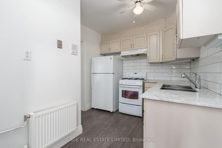 Photo de la propriété:  8 Brookmount Road 1B  ON M4L 3N1 