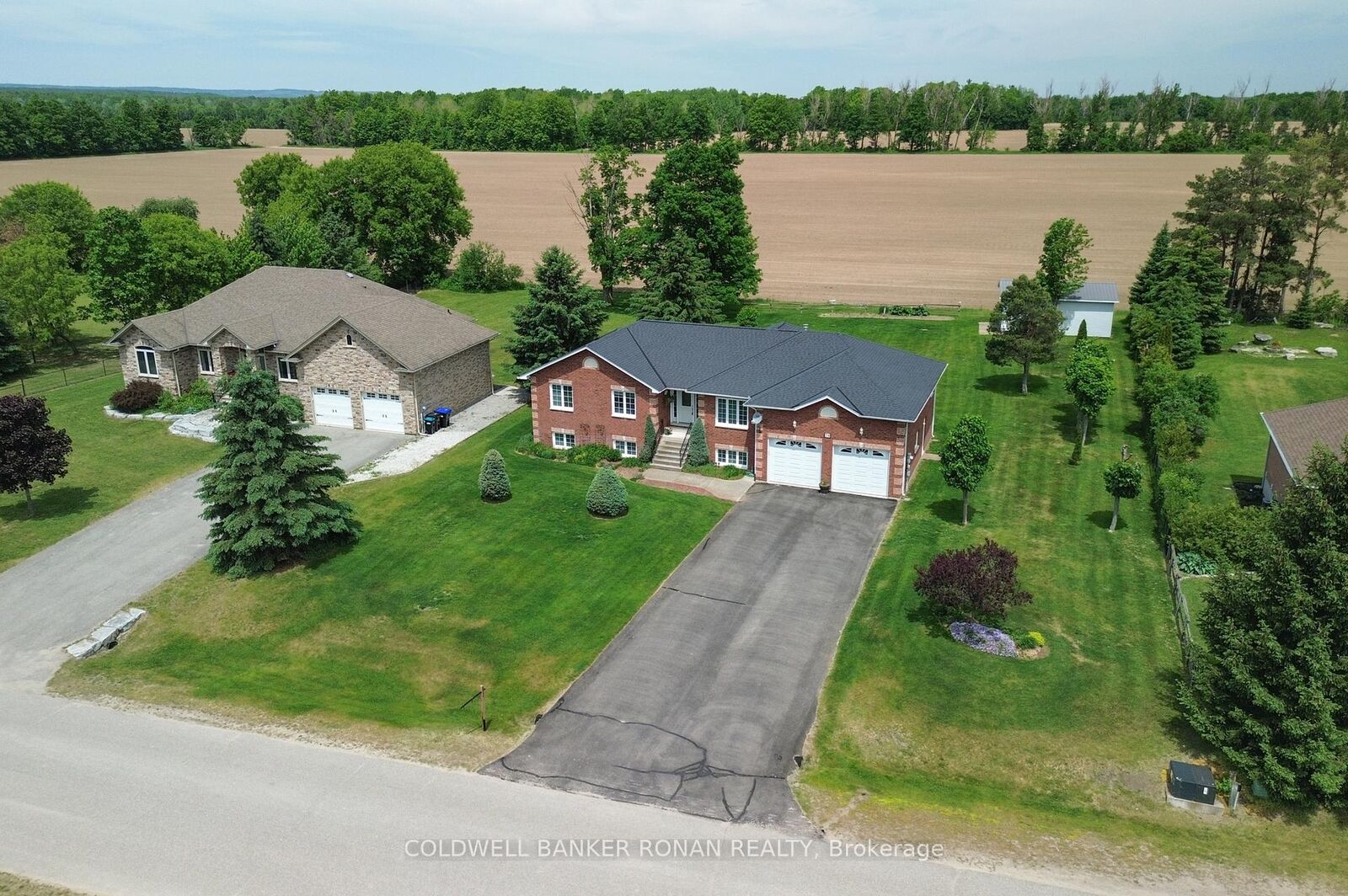 Property Photo:  28 Fisher Drive  ON L0M 1J0 