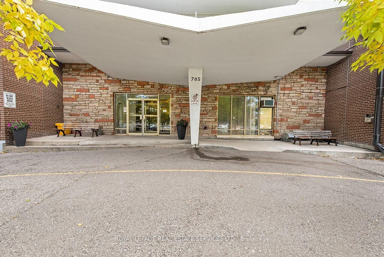 Property Photo:  785 Browns Line 305  ON M8W 3V8 