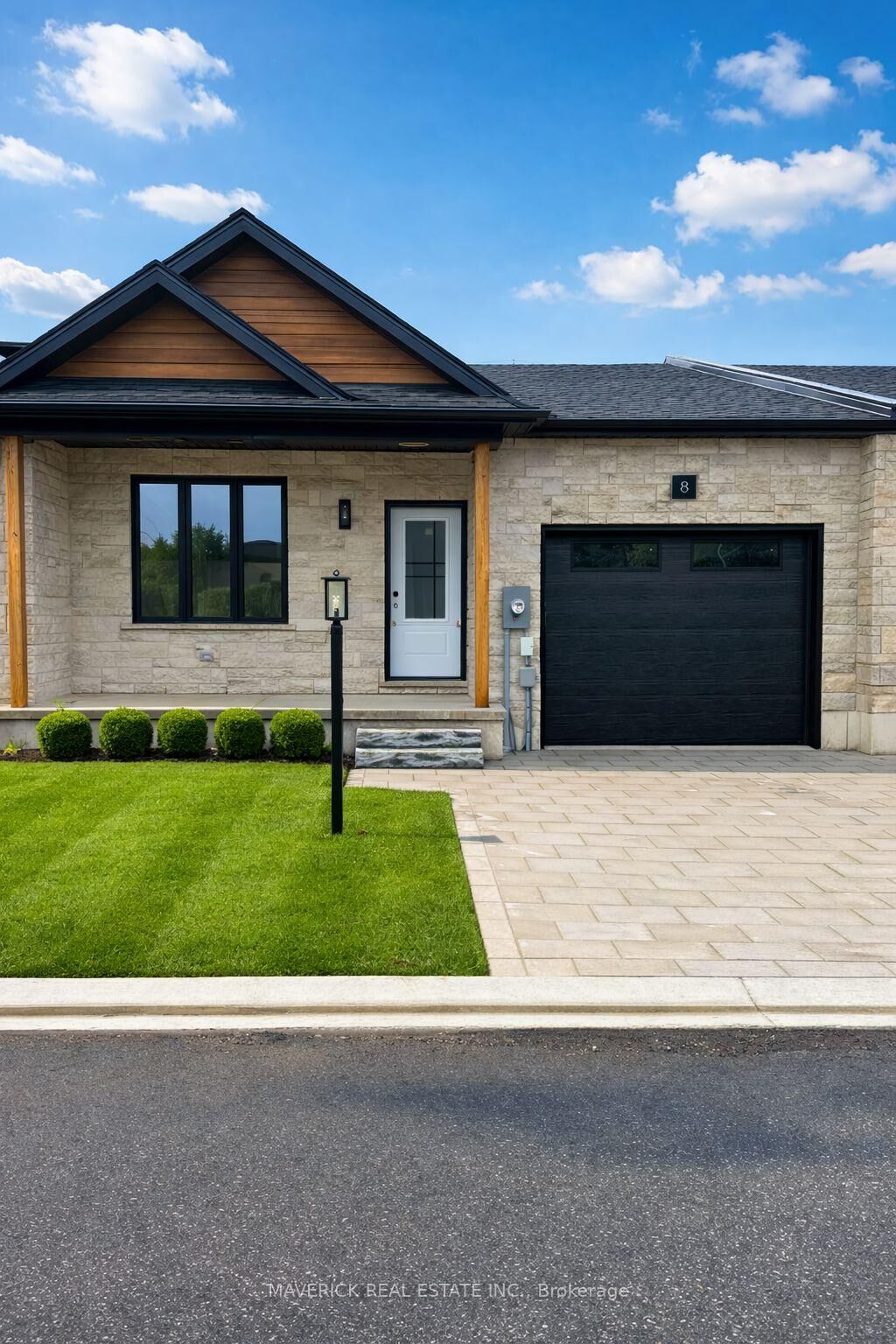 Property Photo:  183 Brock Street 7  ON N0M 2M0 