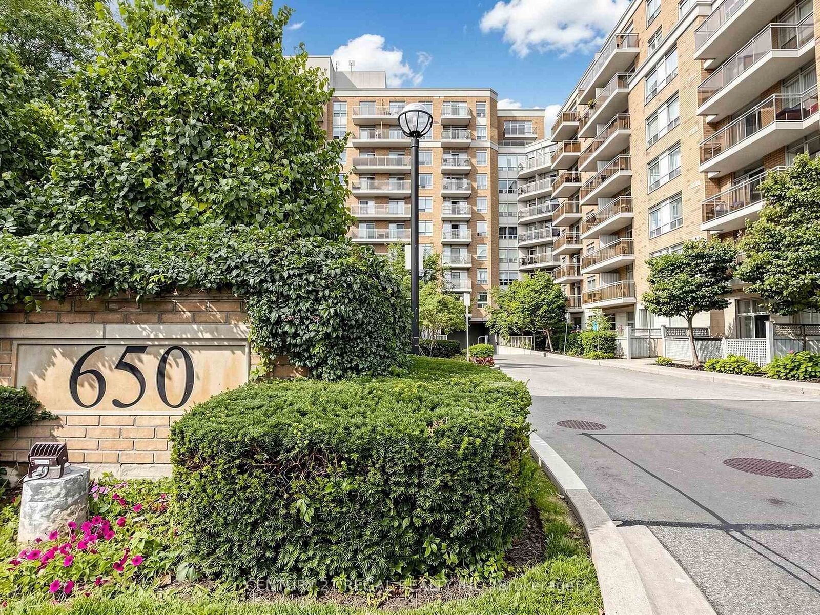 Property Photo:  650 Lawrence Avenue W 434  ON M6A 3E8 