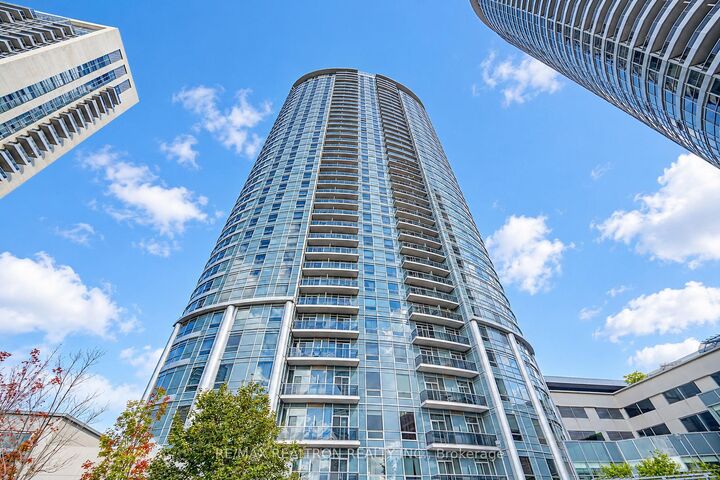 Property Photo:  135 Village Green Square 1315  ON M1S 0G4 