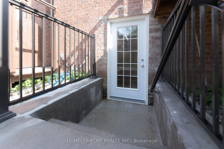Property Photo:  369 Tower Hill Road Bsmt  ON L4E 0A5 