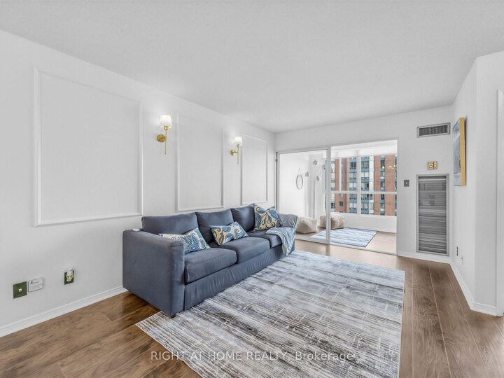 Property Photo:  145 Hillcrest Avenue 1108  ON L5B 3Z1 