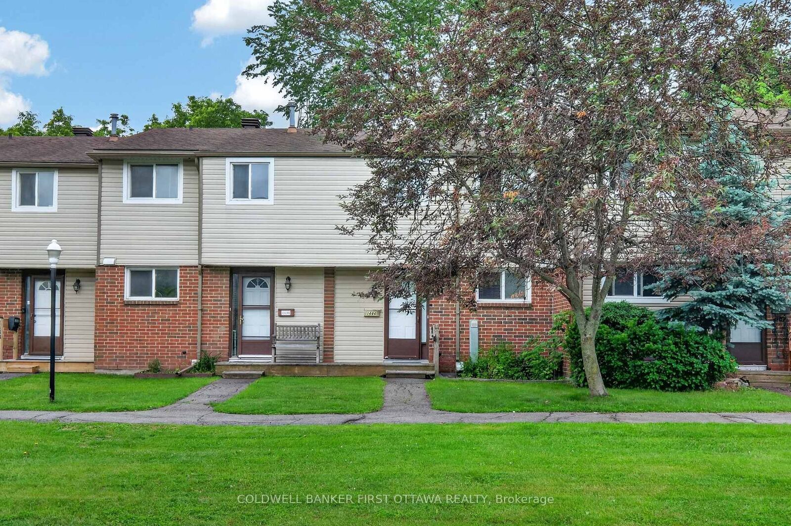 Property Photo:  1444 Palmerston Drive 98  ON K1J 8P1 
