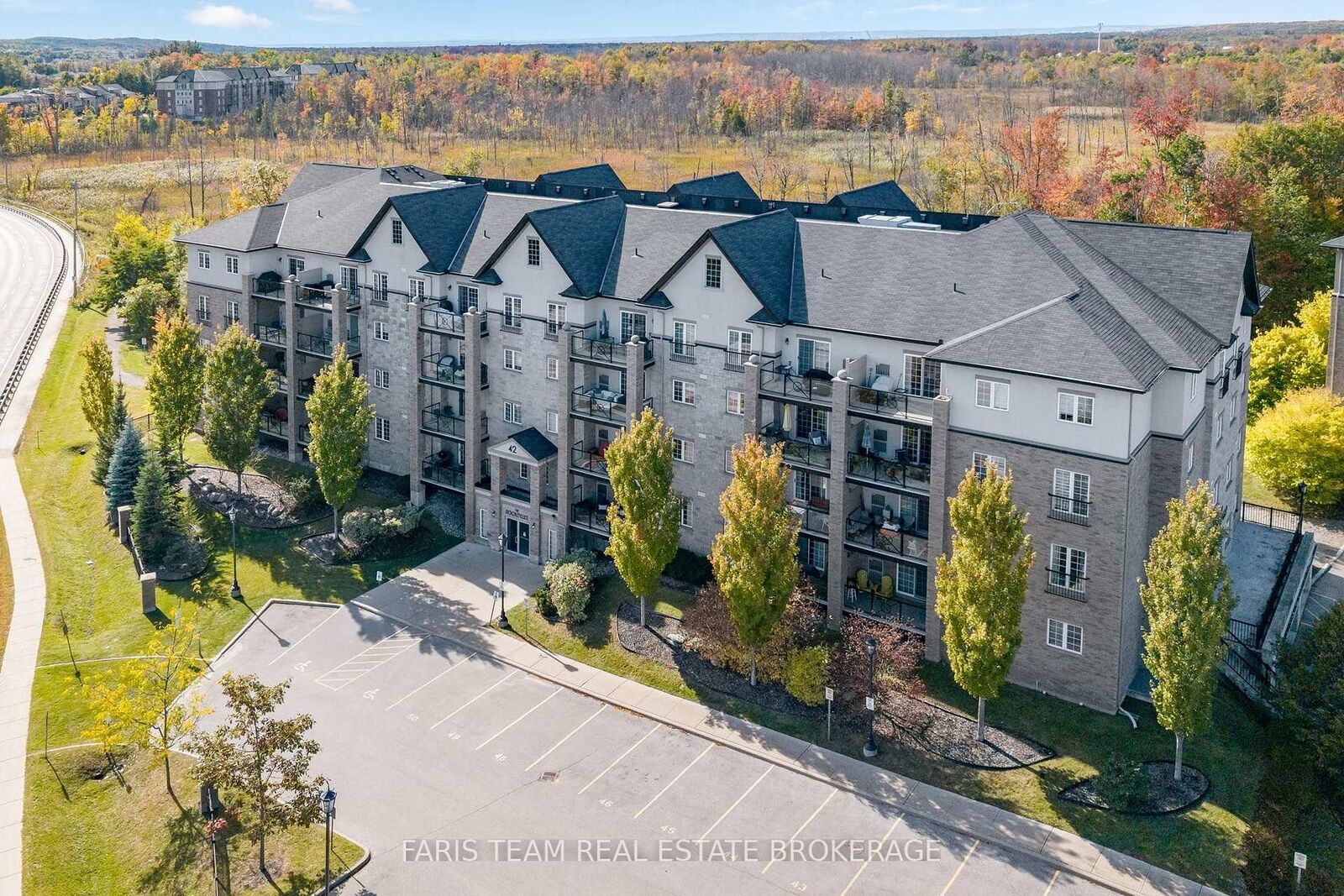 Property Photo:  42 Ferndale Drive S 212  ON L4N 2M5 