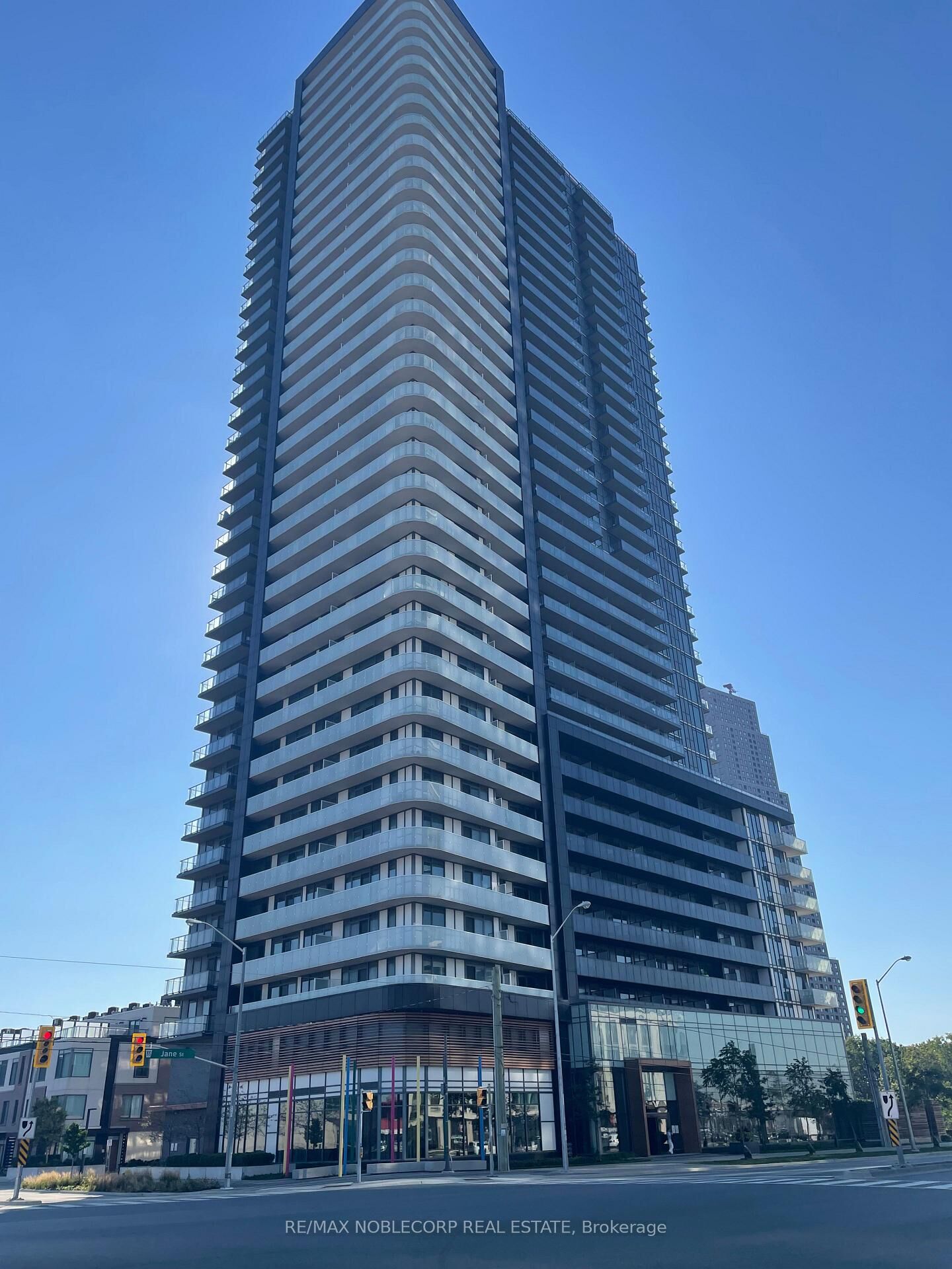 Property Photo:  7895 Jane Street E 1117  ON L4K 0K2 