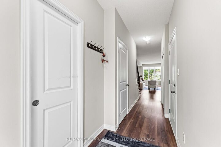 Property Photo:  23B Bloomfield Avenue  ON L2P 1W8 