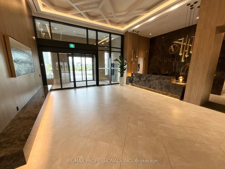 Property Photo: 5 Meadowdale Road 1104 ON L4K 1Y2
