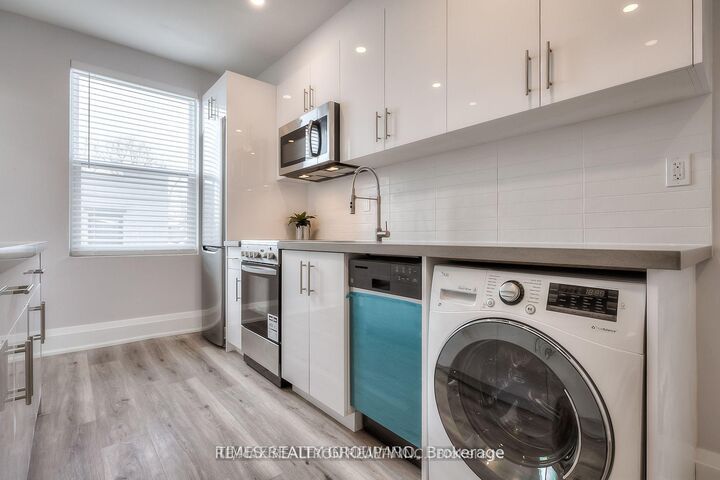 Property Photo:  1492 Dundas Street E 3  ON M4M 1S9 
