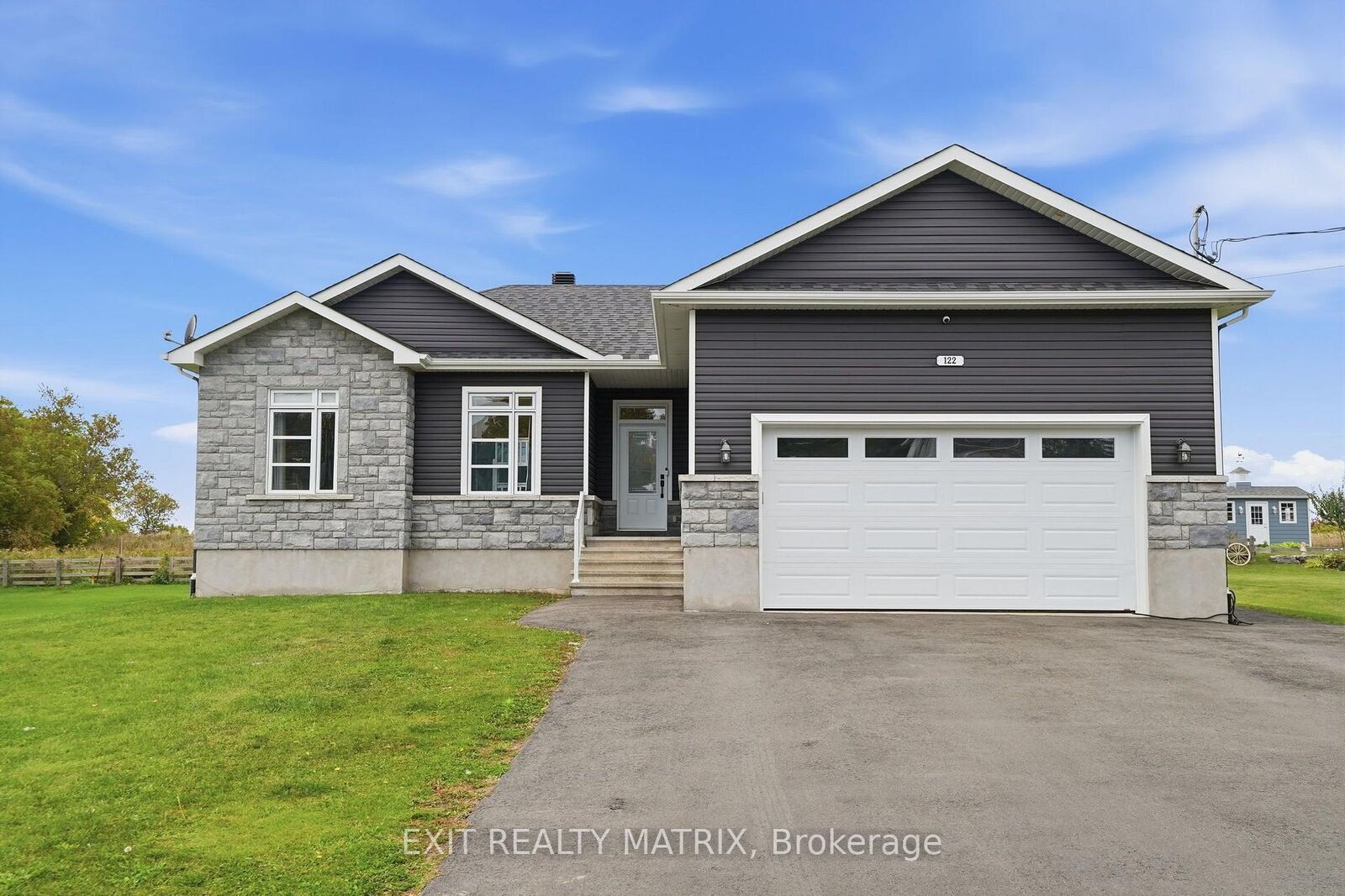 Property Photo:  122 Pendleton Street  ON K0B 1R0 