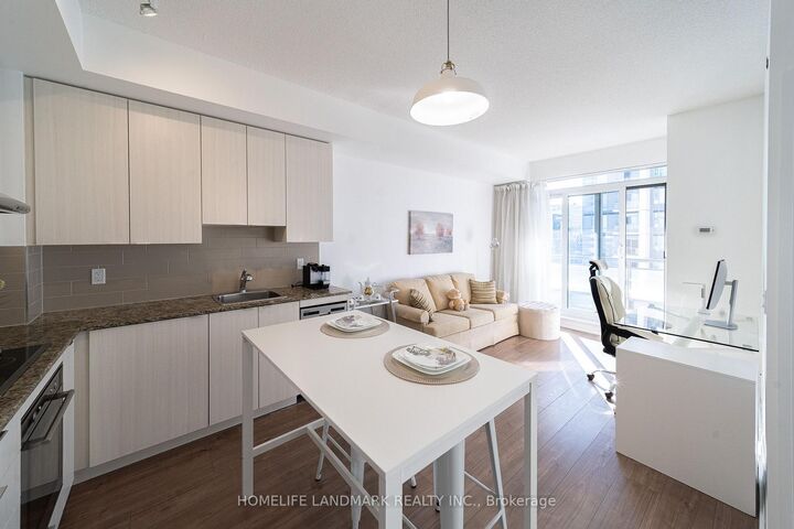 Property Photo:  50 Ann O'Reilly Road 1807  ON M2J 0C9 