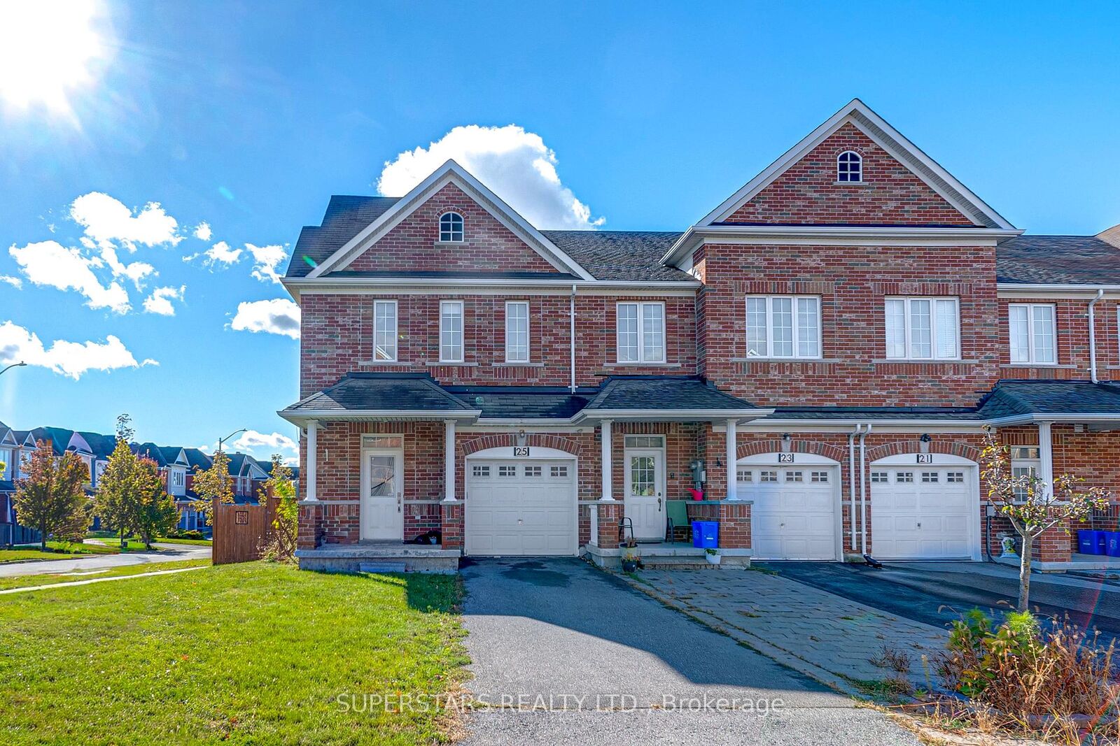 Property Photo:  25 Alvarado Avenue  ON L4S 0C7 