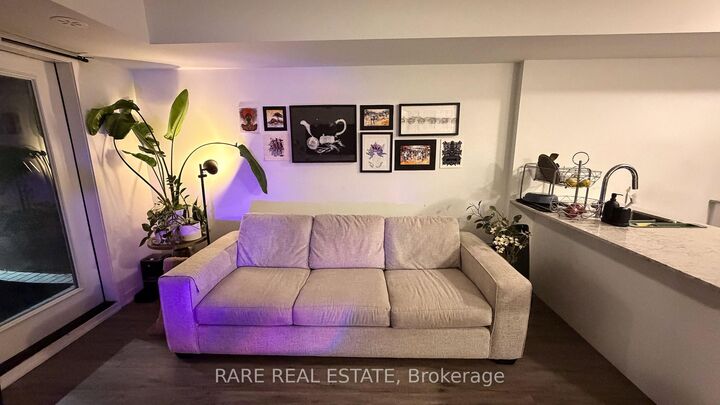 Property Photo:  10 Marquette Avenue 4  ON M6A 0E1 