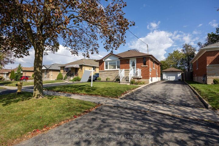 Property Photo: 287 Guelph Street ON L1H 6J3