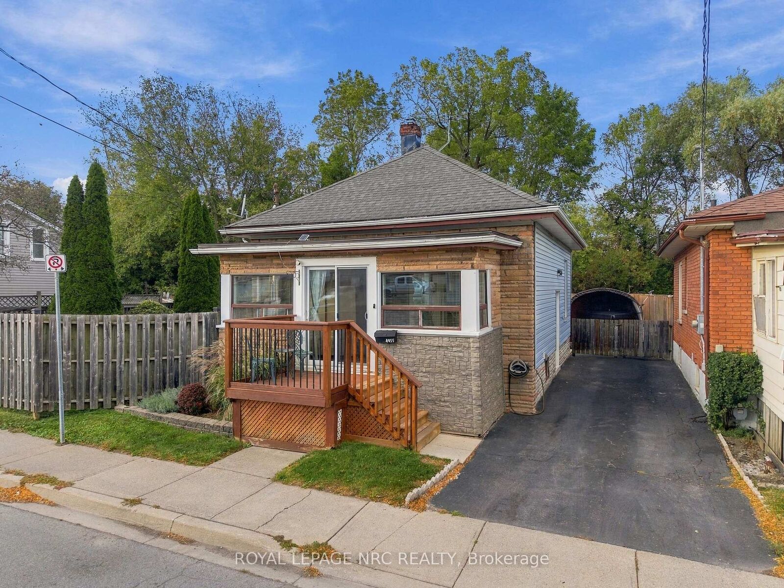 Property Photo:  4455 Park Street E  ON L2E 2P4 