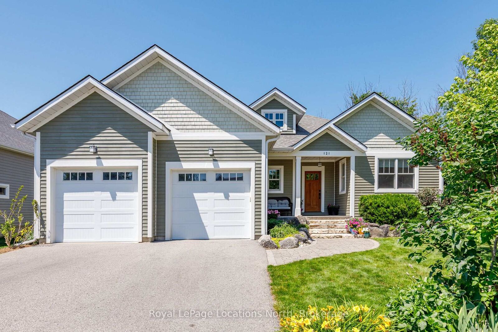Property Photo:  121 Mary Street  ON L9Y 0G4 
